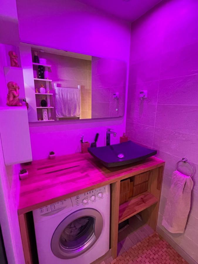 Guest Room "We Are With You In This Flat" Strasbourg Kültér fotó