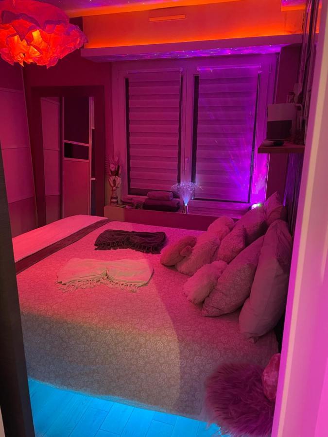 Guest Room "We Are With You In This Flat" Strasbourg Kültér fotó
